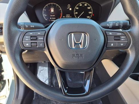 Used 2024 Honda HR-V LX image 15