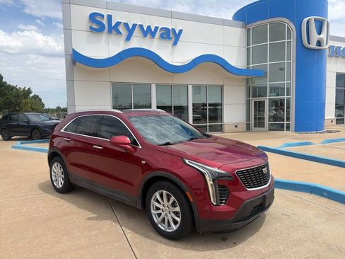 Used 2019 Cadillac XT4 Luxury FWD image 1