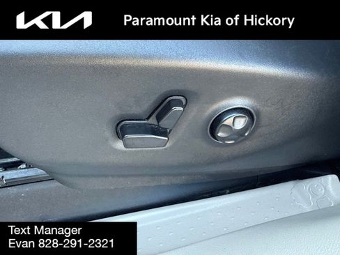 Used 2024 Chrysler Pacifica Touring-L FWD image 20