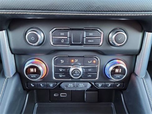 Used 2021 GMC Yukon XL SLT w/ SLT Premium Package image 23