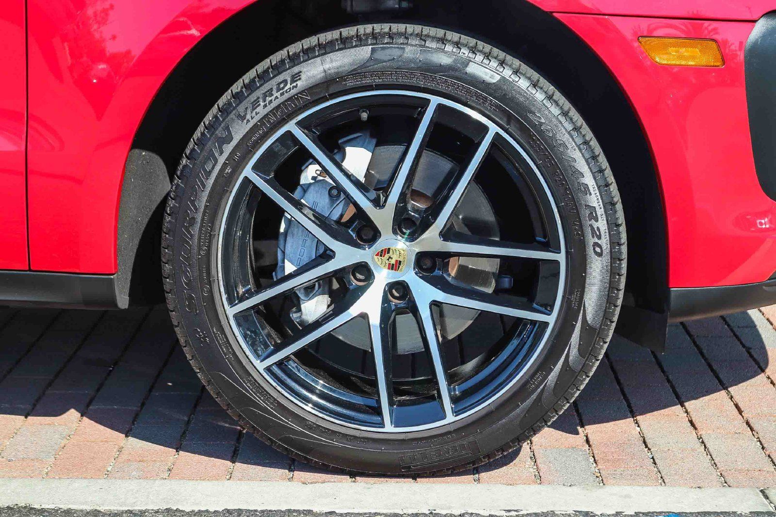 Used 2022 Porsche Macan AWD/4WD image 9