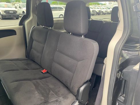 Used 2018 Dodge Grand Caravan SE w/ UConnect Hands-Free Group FWD image 24
