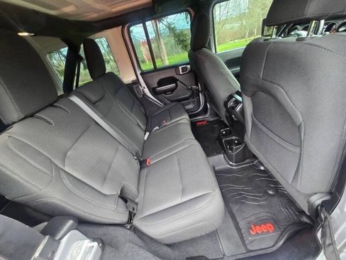 Used 2018 Jeep Wrangler Unlimited Sport AWD/4WD image 13