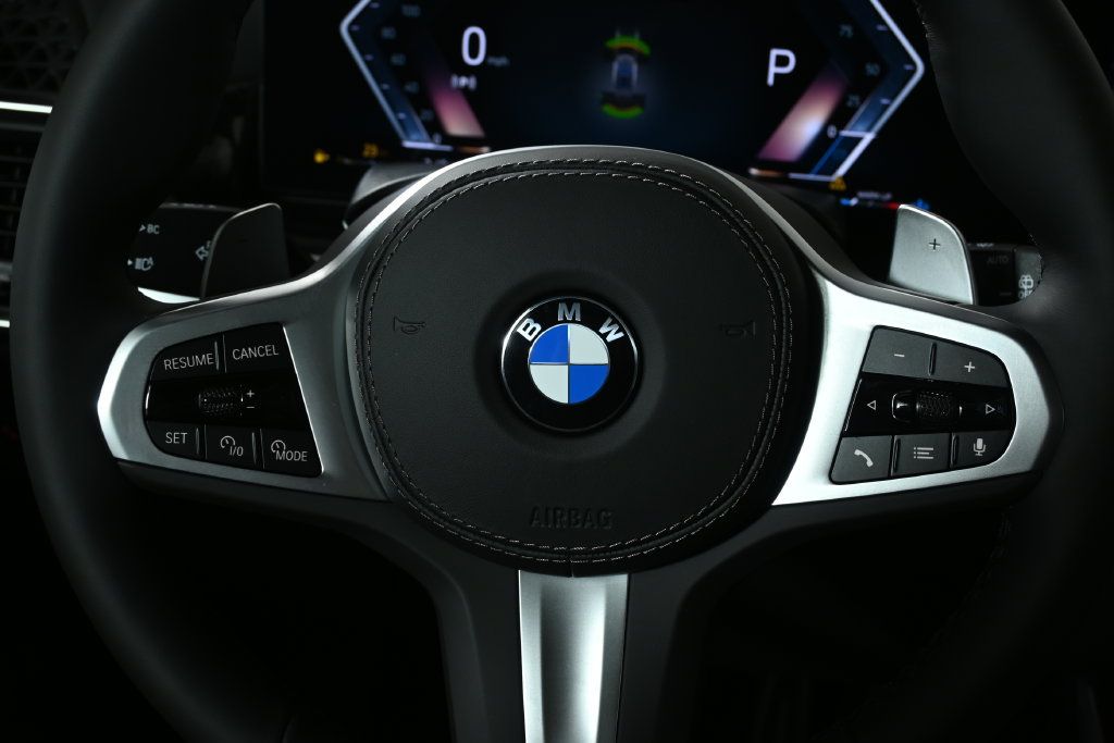Used 2026 BMW X5 xDrive40i w/ M Sport Package AWD/4WD image 18
