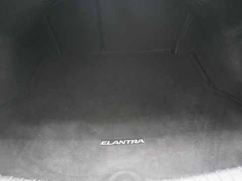 Used 2018 Hyundai Elantra SE FWD image 22
