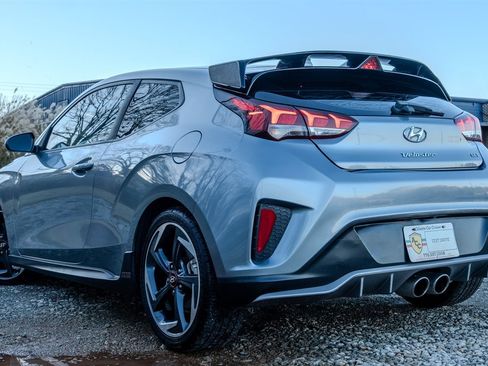 Used 2019 Hyundai Veloster Turbo image 3