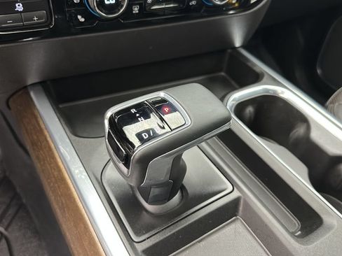 Used 2024 Chevrolet Silverado 1500 High Country w/ High Country Premium Package AWD/4WD image 24