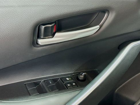 New 2025 Toyota Corolla SE FWD image 18