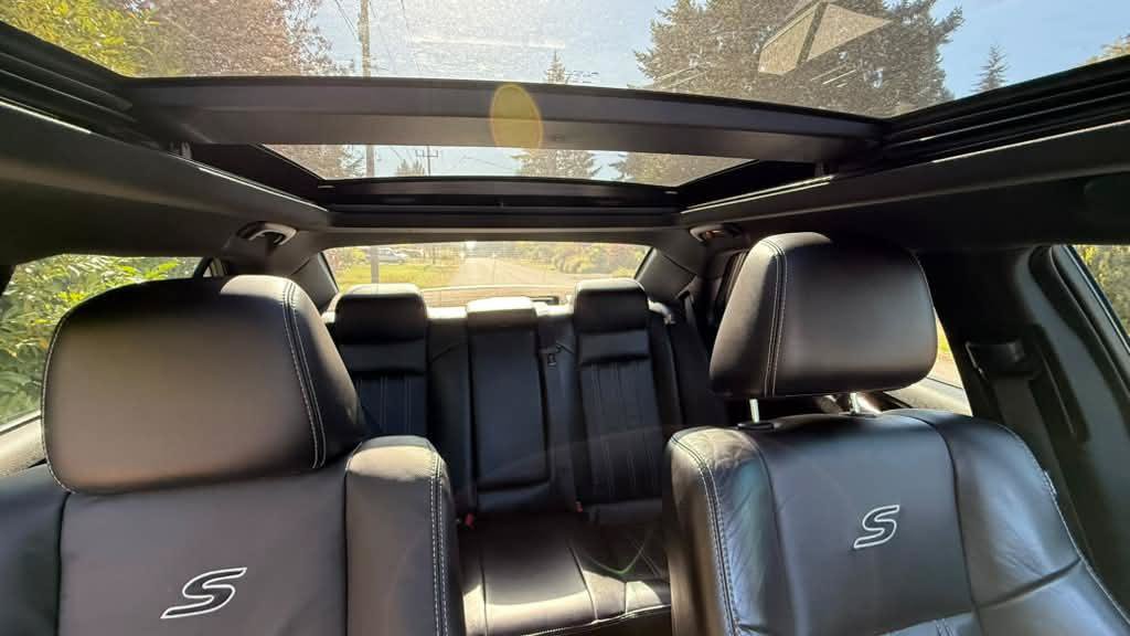 Used 2023 Chrysler 300 S RWD image 2