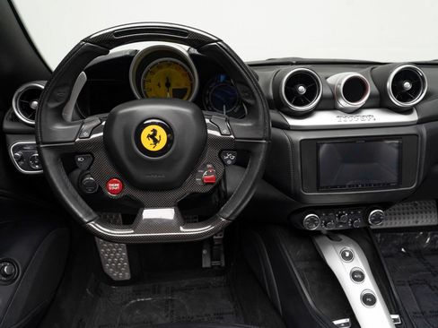 Used 2016 Ferrari California T RWD image 26