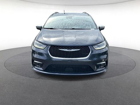 Certified 2021 Chrysler Pacifica Limited w/ Uconnect Theater Family Group AWD/4WD image 9