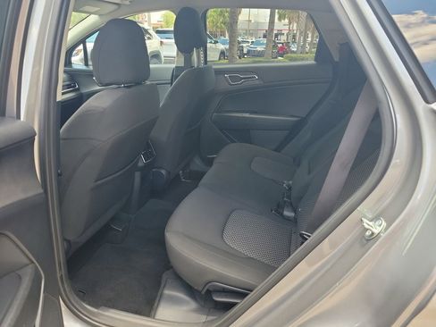 Used 2025 Kia Sportage LX FWD image 9