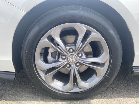 Used 2023 Honda Accord EX image 10