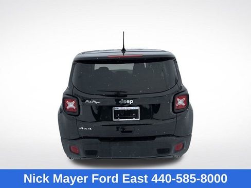 Used 2023 Jeep Renegade Latitude AWD/4WD image 7