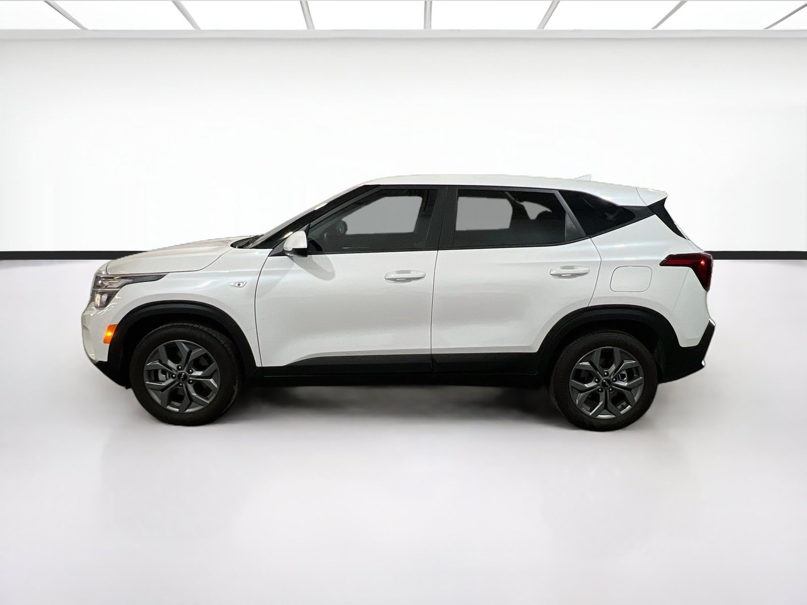 Used 2025 Kia Seltos LX AWD/4WD image 22
