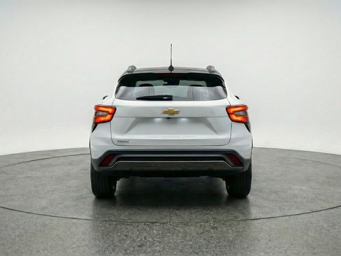 Used 2025 Chevrolet Trax LT FWD image 7