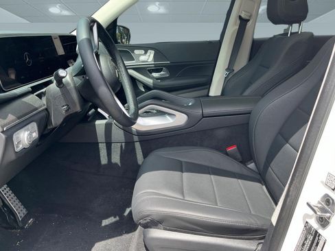 Used 2024 Mercedes-Benz GLE 350 4MATIC image 3