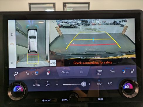 Used 2024 Lexus GX 550 image 11