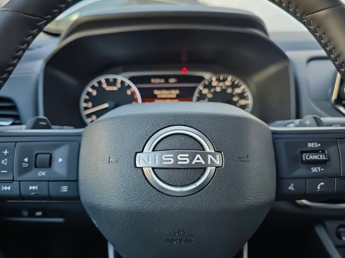Used 2025 Nissan Rogue SV FWD image 19