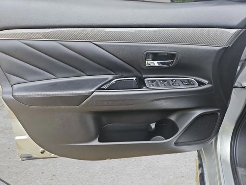Used 2022 Mitsubishi Outlander LE AWD/4WD image 20
