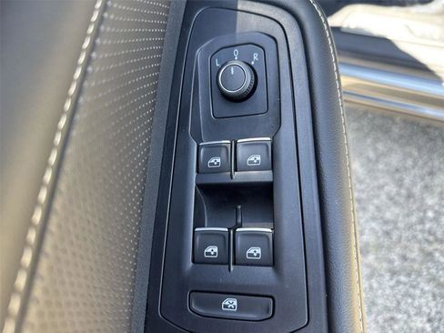 Used 2024 Volkswagen Atlas SEL AWD/4WD image 13