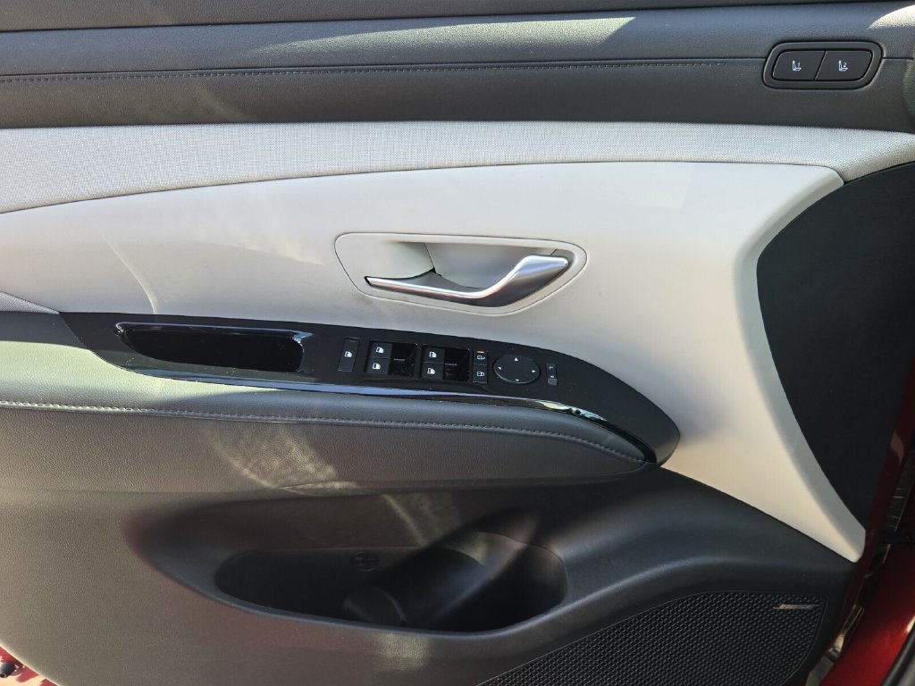 Certified 2025 Hyundai Tucson Limited AWD/4WD image 28