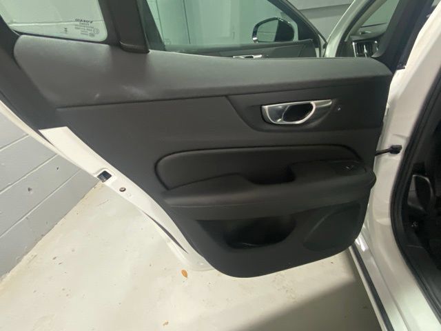Used 2025 Volvo S60 B5 Core AWD/4WD image 8