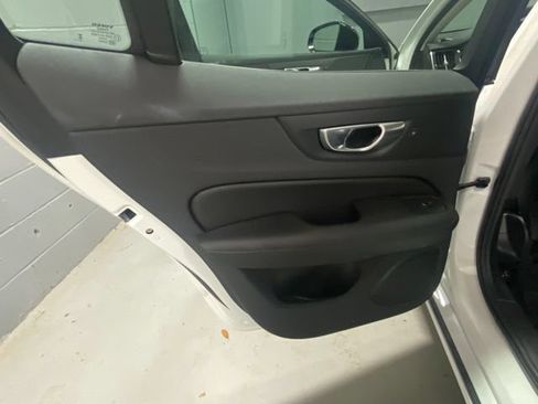 Used 2025 Volvo S60 B5 Core FWD image 8