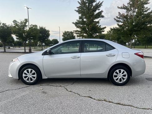 Used 2014 Toyota Corolla L FWD image 2