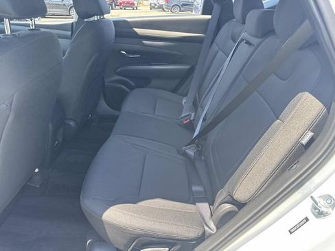 Used 2025 Hyundai Tucson SE AWD/4WD image 16