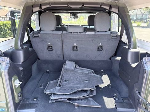 Used 2024 Jeep Wrangler Unlimited AWD/4WD image 28