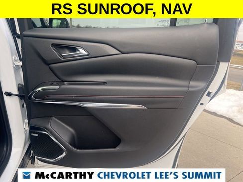 Certified 2024 Chevrolet Traverse RS image 32