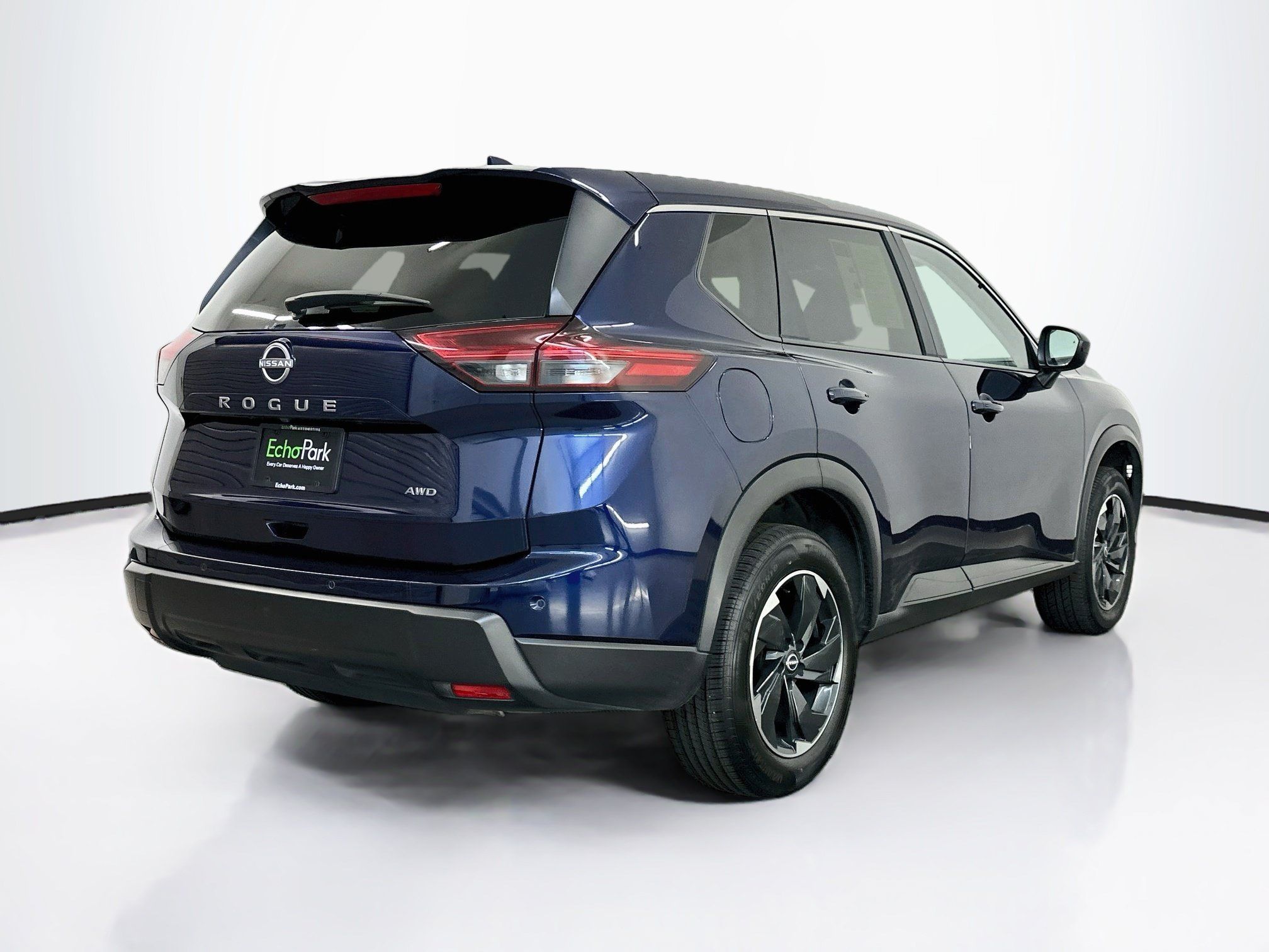 Used 2025 Nissan Rogue SV AWD/4WD image 9
