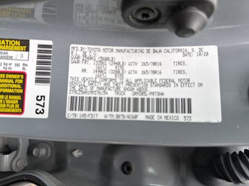 Used 2021 Toyota Tacoma TRD Off-Road w/ Technology Package image 33