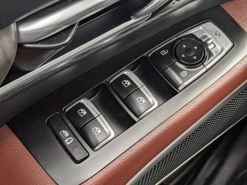 Used 2024 Kia Telluride EX w/ EX Captain's Chair Package FWD image 25