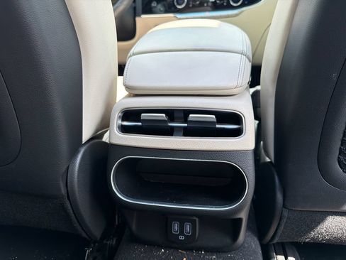 Used 2024 Genesis GV70 2.5T w/ Select Package AWD/4WD image 26