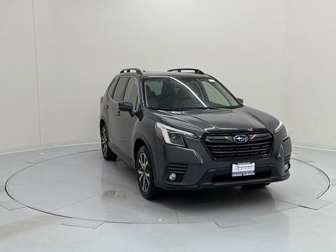 Used 2023 Subaru Forester Limited image 7