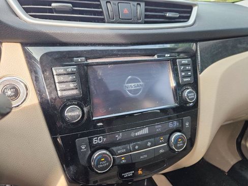 Used 2016 Nissan Rogue SL w/ SL Premium Package FWD image 17