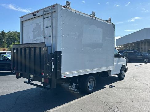 Used 2016 Chevrolet Express 3500 RWD image 6