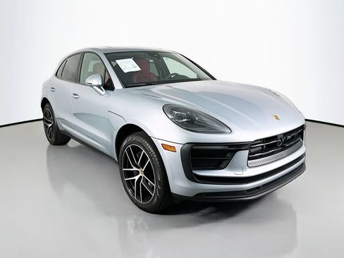 Certified 2025 Porsche Macan AWD/4WD image 7