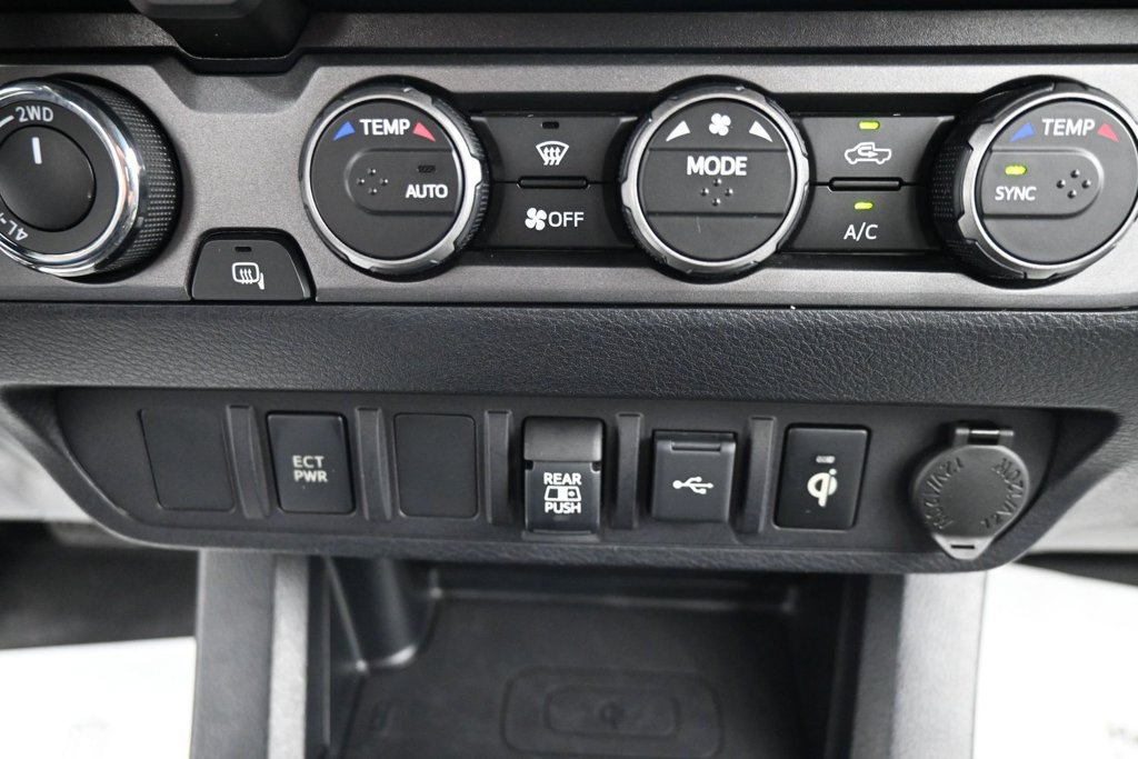 Used 2021 Toyota Tacoma TRD Off-Road AWD/4WD image 25