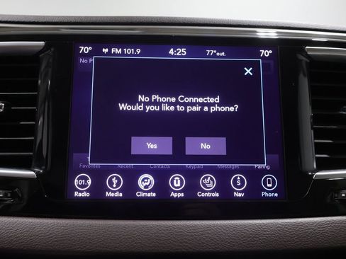 Used 2018 Chrysler Pacifica Touring-L Plus FWD image 39