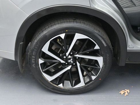 Used 2023 Mitsubishi Outlander SEL image 35