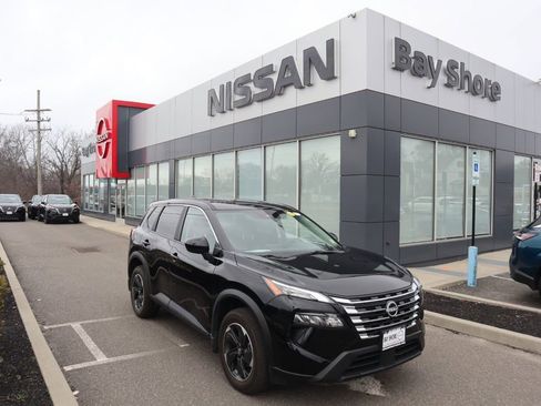 Certified 2025 Nissan Rogue SV AWD/4WD image 1