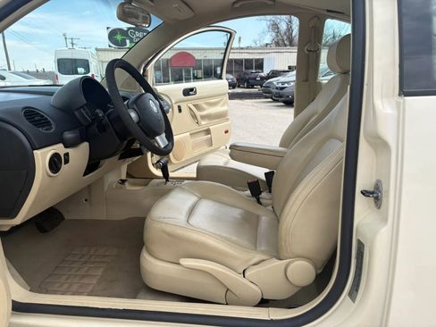 Used 2008 Volkswagen Beetle S image 13