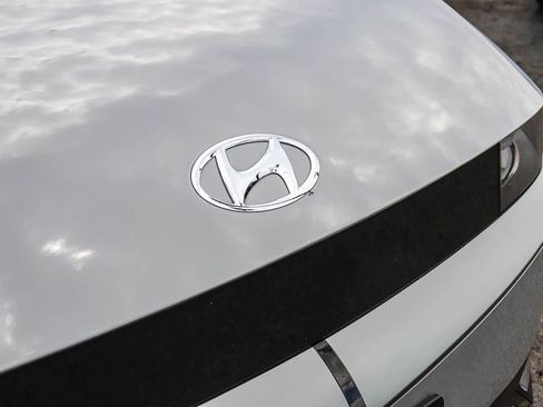 Used 2024 Hyundai Ioniq 5 SE RWD image 6