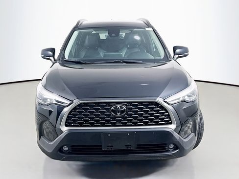 Used 2022 Toyota Corolla Cross XLE AWD/4WD image 2