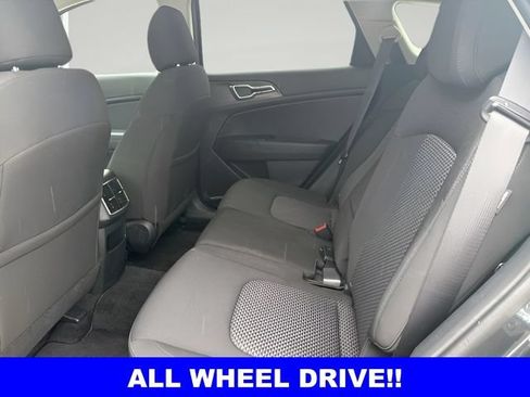 Used 2025 Kia Sportage LX AWD/4WD image 7
