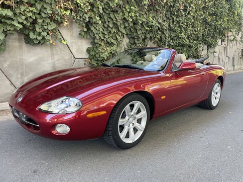 Used 2004 Jaguar XK8 Convertible RWD image 4
