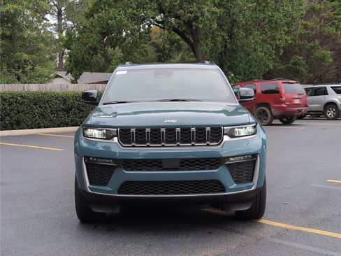 New 2026 Jeep Grand Cherokee L Limited AWD/4WD image 9